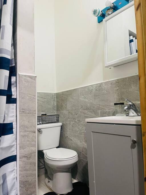Cozy Studio Staycation - Brooklyn Close To Train Stations New York Exterior foto